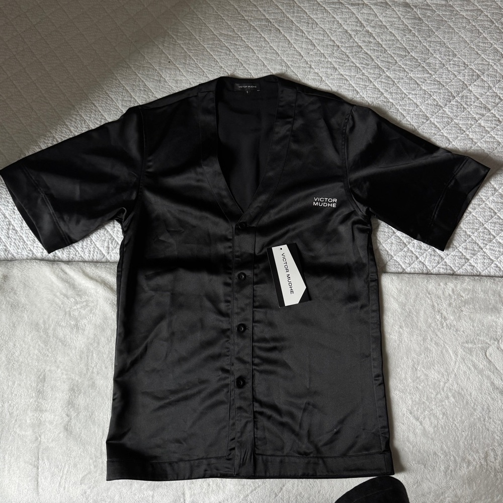 Víctor Mudhe Satin Shirt